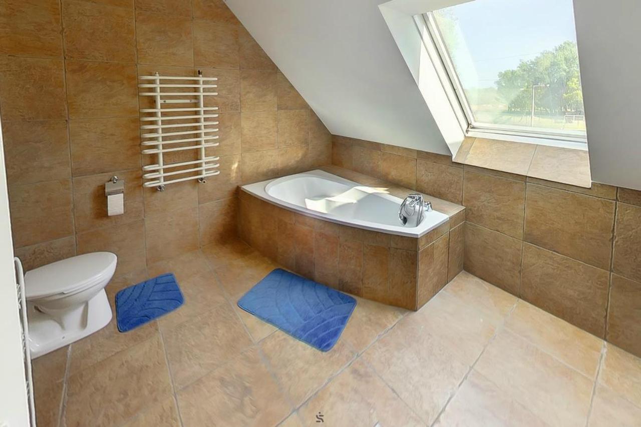 Highway House Hotel Kecskemét Kültér fotó